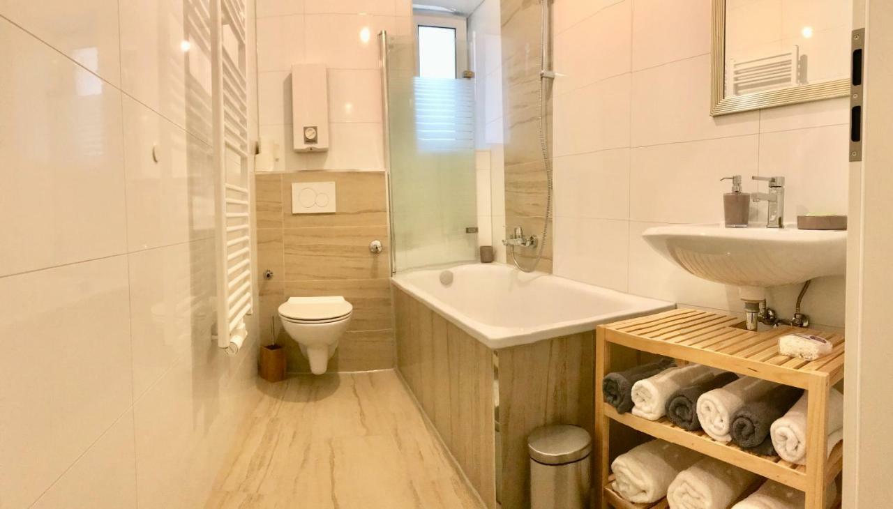 Apartments - Free Parking - Wifi - Kitchen 埃森 外观 照片